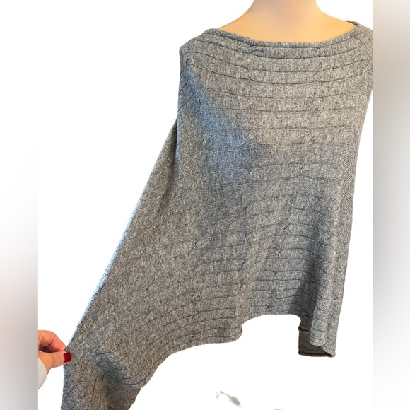 Exclusive Cashmere Poncho Shawl Lightweight Cable Knit Gray One Size - Picture 4 of 9